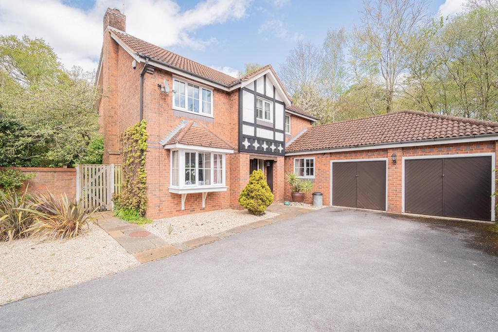 Oakenbrow, Dibden Purlieu 4 bed detached house for sale £649,950