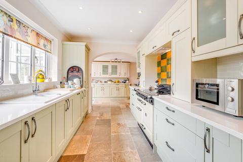 27 Lytton Fields, Knebworth, SG3 6BA