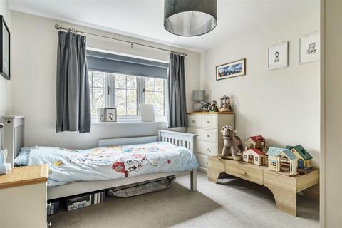 35 Bailey Road, Rowland's Castle, PO9 6BF