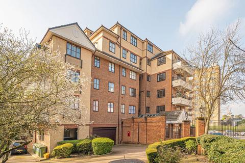 3 bedroom flat for sale, West Heath Road, Hampstead, London, NW3