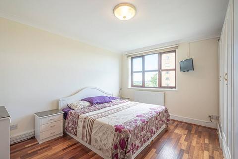 3 bedroom flat for sale, West Heath Road, Hampstead, London, NW3