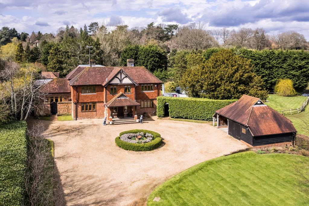 Hartfield Road, Forest Row, East Sussex, RH18 5 bed detached house for