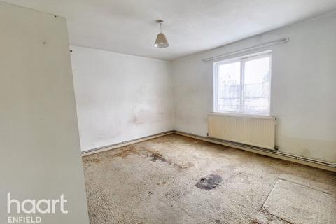 5 Concord Road, Enfield, EN3 4AS