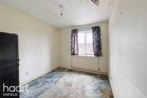 5 Concord Road, Enfield, EN3 4AS