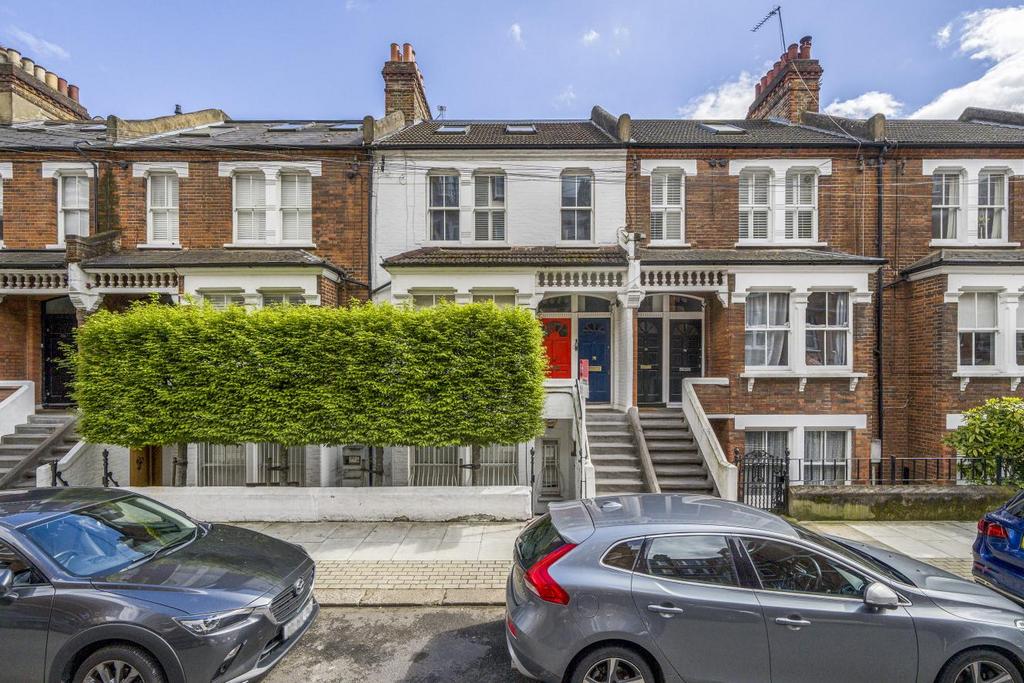 Lurline Gardens, Battersea 2 bed for sale £675,000
