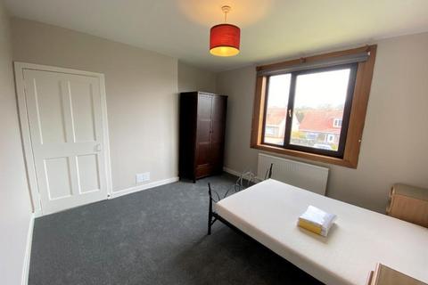 2 bedroom flat to rent, Blackburn Avenue, Dunfermline, KY12