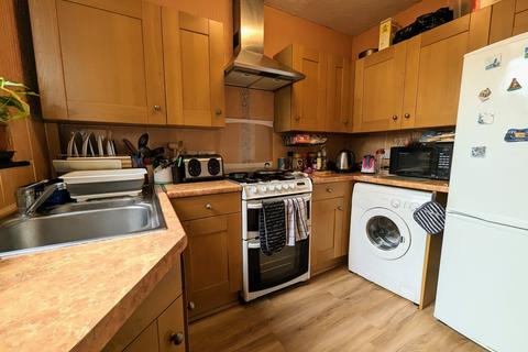 3 bedroom terraced house to rent, Trinity Road, Luton LU3