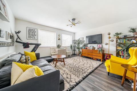 27b Cedars Road, Hampton Wick, Kingston Upon Thames, KT1 4BG