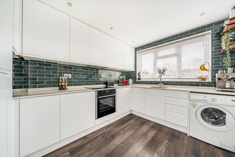 27b Cedars Road, Hampton Wick, Kingston Upon Thames, KT1 4BG