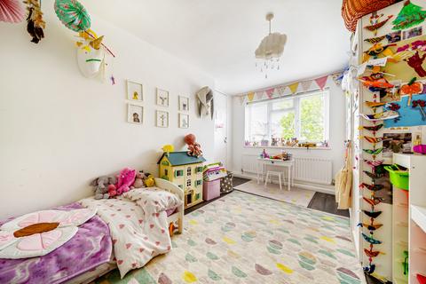 27b Cedars Road, Hampton Wick, Kingston Upon Thames, KT1 4BG