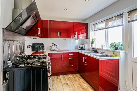 2 bedroom bungalow to rent, Heron Crescent, Crewe, CW1