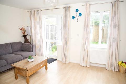 4 bedroom house for sale - Miles Drive, West Thamesmead, SE28 0JA