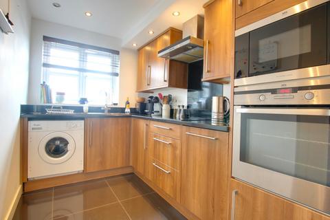 18 Riverdene Place, Southampton, SO18 1UG