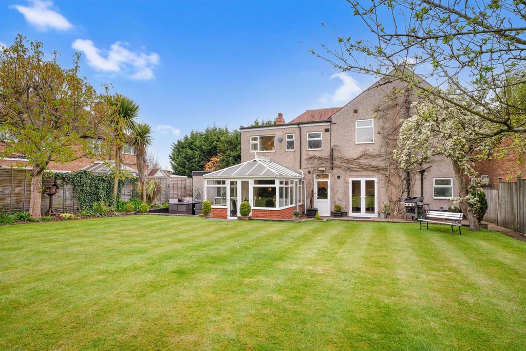 Broad Lane, Coventry, West Midlands CV5 7AR 5 bed detached house for