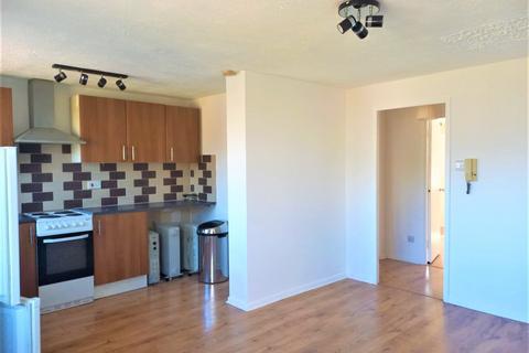1 bedroom flat to rent, Gartons Close, En3