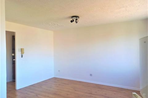 1 bedroom flat to rent, Gartons Close, En3
