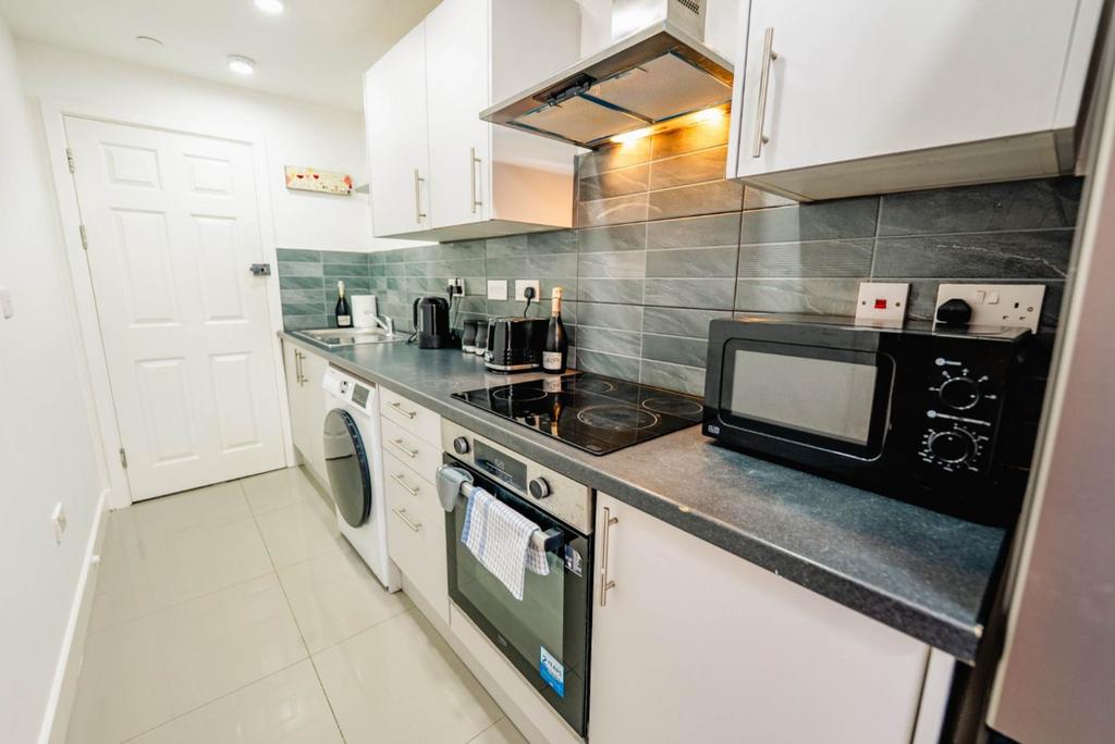 Apartment in Cardiff - View 5