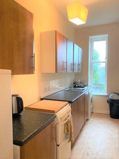 2 bedroom flat to rent, Shettleston Road, Shettleston, Glasgow, G32