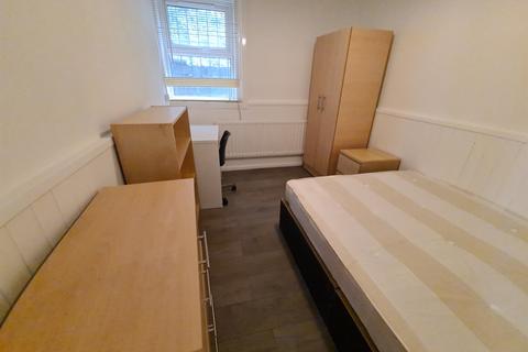 2 bedroom flat to rent, Regent Park Terrace, Leeds