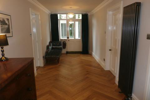 2 bedroom apartment to rent - Broad Walk, Buxton SK17