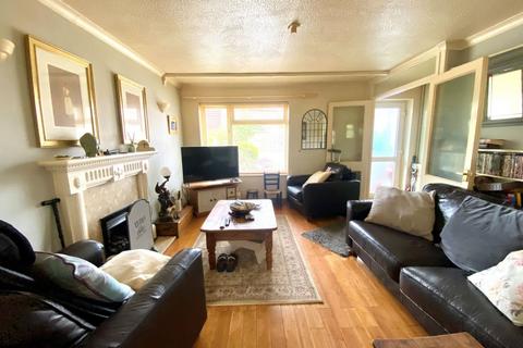 8 Beaumont Drive, Northampton, NN3 8PE