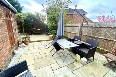 8 Beaumont Drive, Northampton, NN3 8PE
