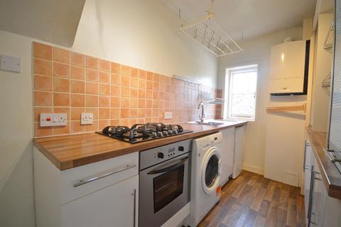 2 bedroom flat to rent, Lower Street, Pulborough, RH20