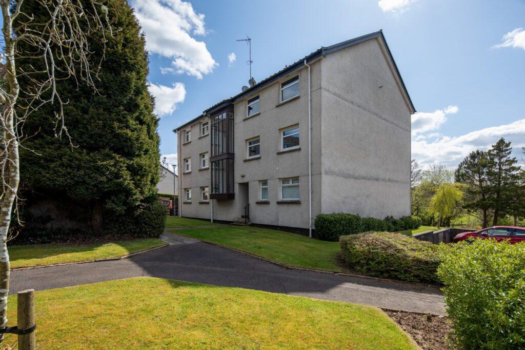 Buchanan Drive, Newton Mearns 2 bed flat for sale £160,000