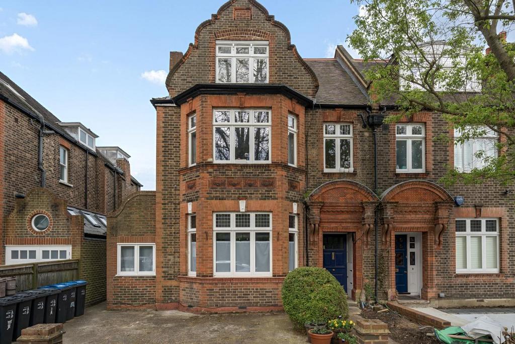 Merton Hall Road, Wimbledon 2 bed flat for sale £425,000