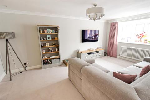 16 Cornwall Road, Whitehill, Bordon, GU35 9PP