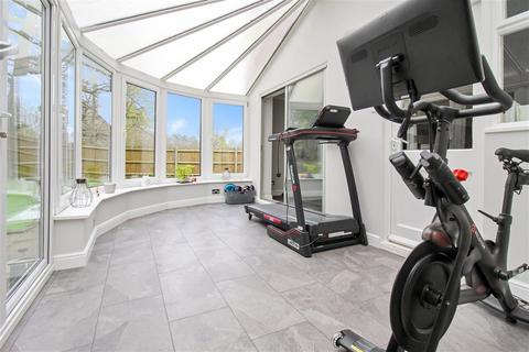 16 Cornwall Road, Whitehill, Bordon, GU35 9PP