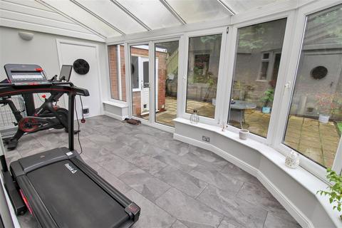 16 Cornwall Road, Whitehill, Bordon, GU35 9PP