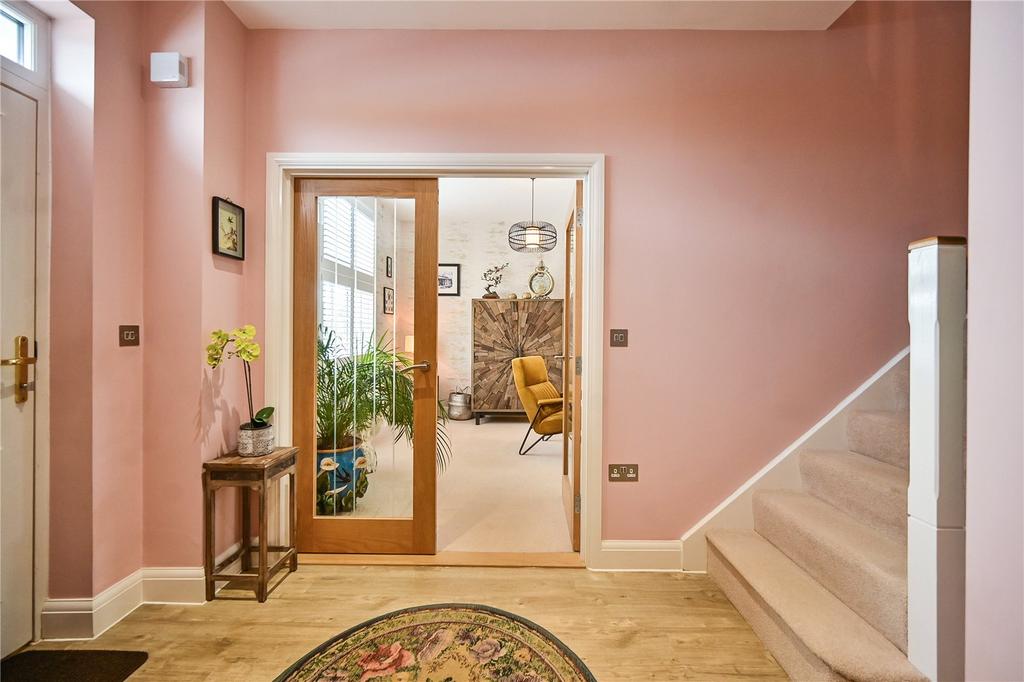 Burgess Drive, Tenterden, Kent, TN30 4 bed detached house £700,000