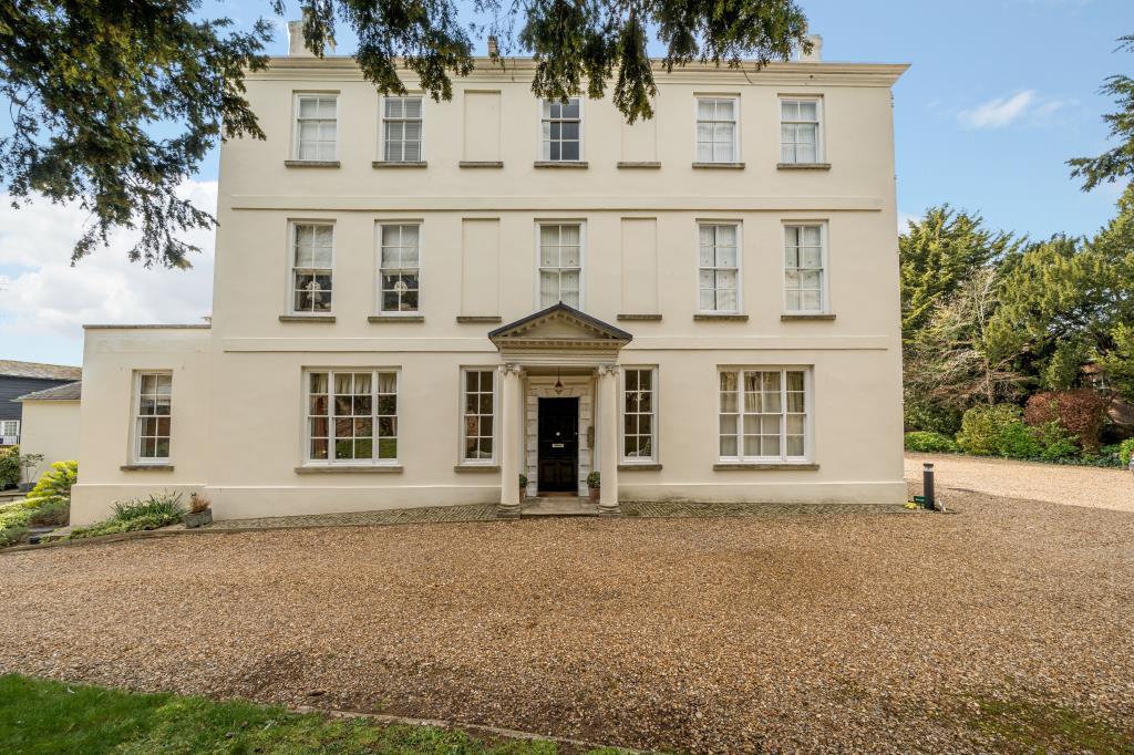 Prebendal House, Aylesbury, HP20 2 bed flat £325,000