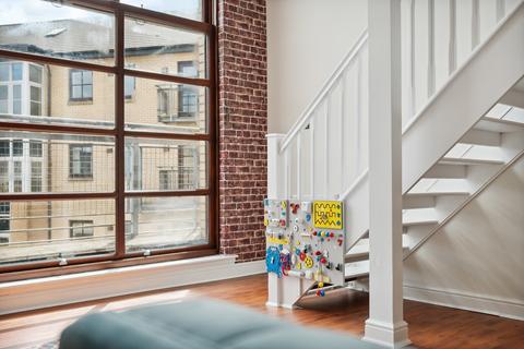 2/1, 15 Handel Place, Glasgow, G5 0TP