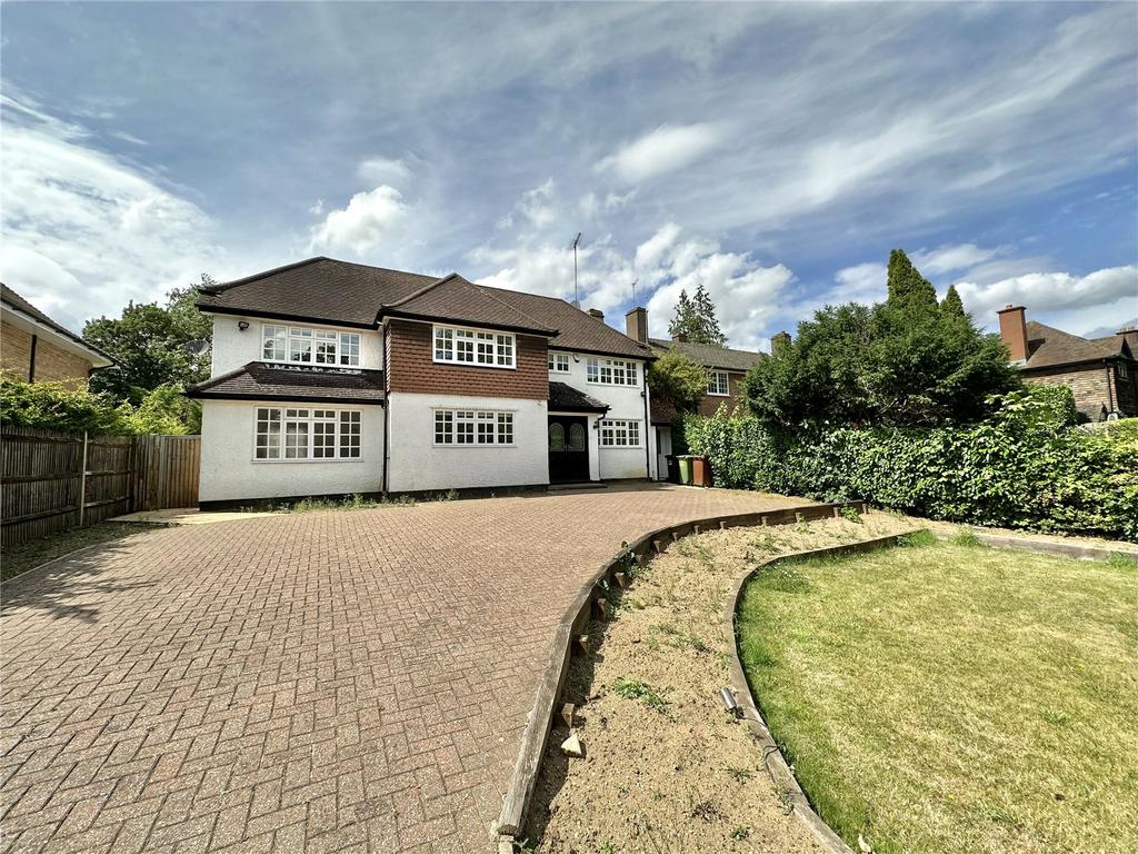 Aldenham Avenue, Radlett, Hertfordshire, WD7 5 bed detached house to