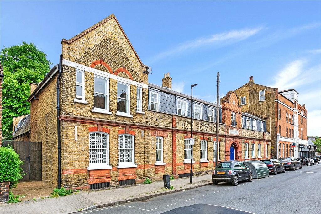 Edgeley Road, Clapham, London, SW4 2 bed house £650,000