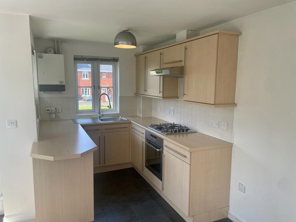 Russell Walk, Clyst Heath, Exeter, EX2 2 bed flat for sale £210,000