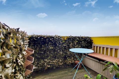 Flat 603, Sculpture House, 4 Killick Way, London, E1 3FE