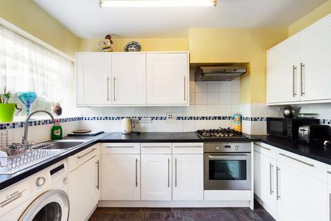 140 Markfield, Croydon, CR0 9HQ