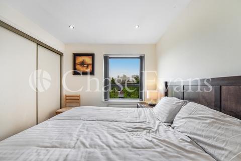 27 Horseshoe Close, London, E14 3EP