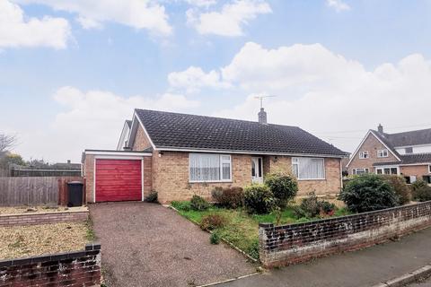 3 bedroom detached bungalow for sale, Farm Close, Bungay