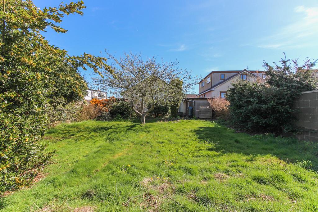 Spacious rear garden