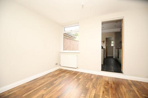 2 bedroom semi-detached house to rent, Birchmoor Road, Birchmoor, Tamworth