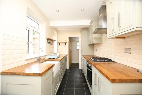 2 bedroom semi-detached house to rent, Birchmoor Road, Birchmoor, Tamworth