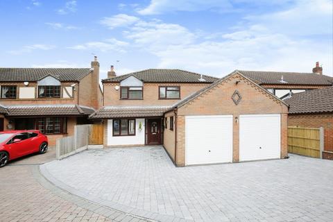 6 Outwoods Close, Atherstone, CV9 2NU
