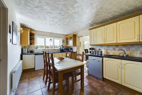 26 Convent Close, Little Haywood, Stafford, ST18 0QU