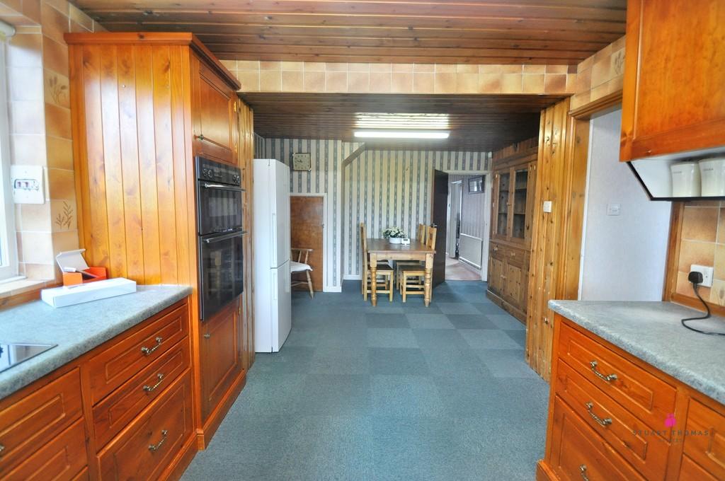 Oakfield Road, Benfleet 5 bed detached house £548,500
