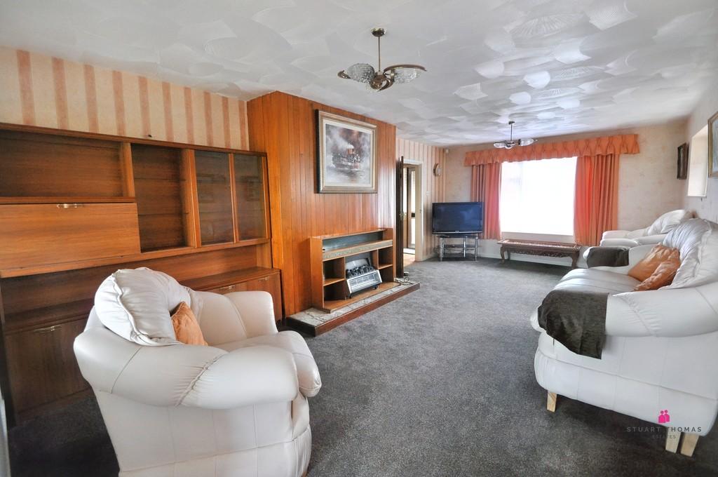 Oakfield Road, Benfleet 5 bed detached house £548,500
