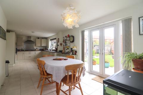 14 Knight Close, Polesworth, Tamworth, B78 1LQ